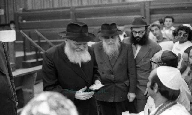 3 Stories of the Lubavitcher Rebbe