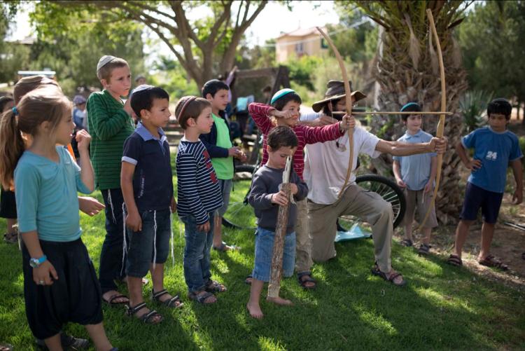 Rabbi YY Jacobson Farbrenging with Children: Stories, Riddles, Meditation, Q & A